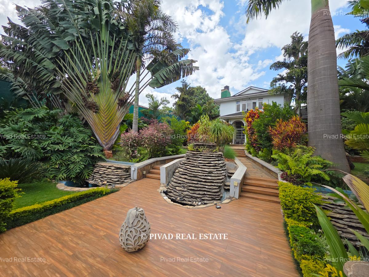 5 Bed Townhouse with Swimming Pool in Runda - 2