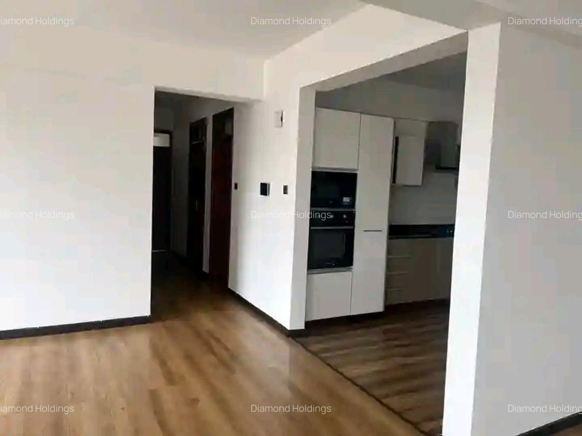 3 Bed Apartment with En Suite at Parklands - 5