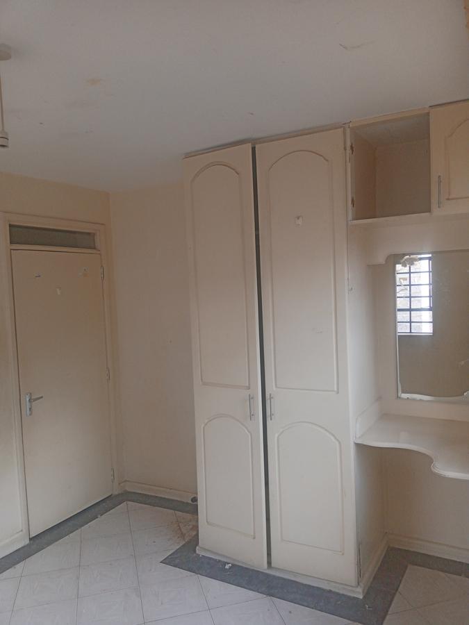 3 Bed Apartment with En Suite in Lavington - 5