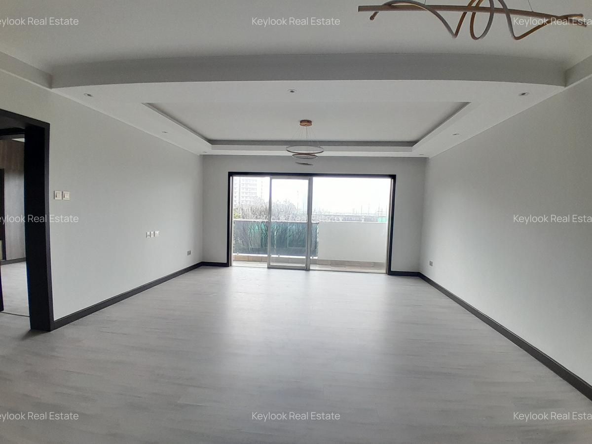 2 Bed Apartment with En Suite at Riverside Drive - 2