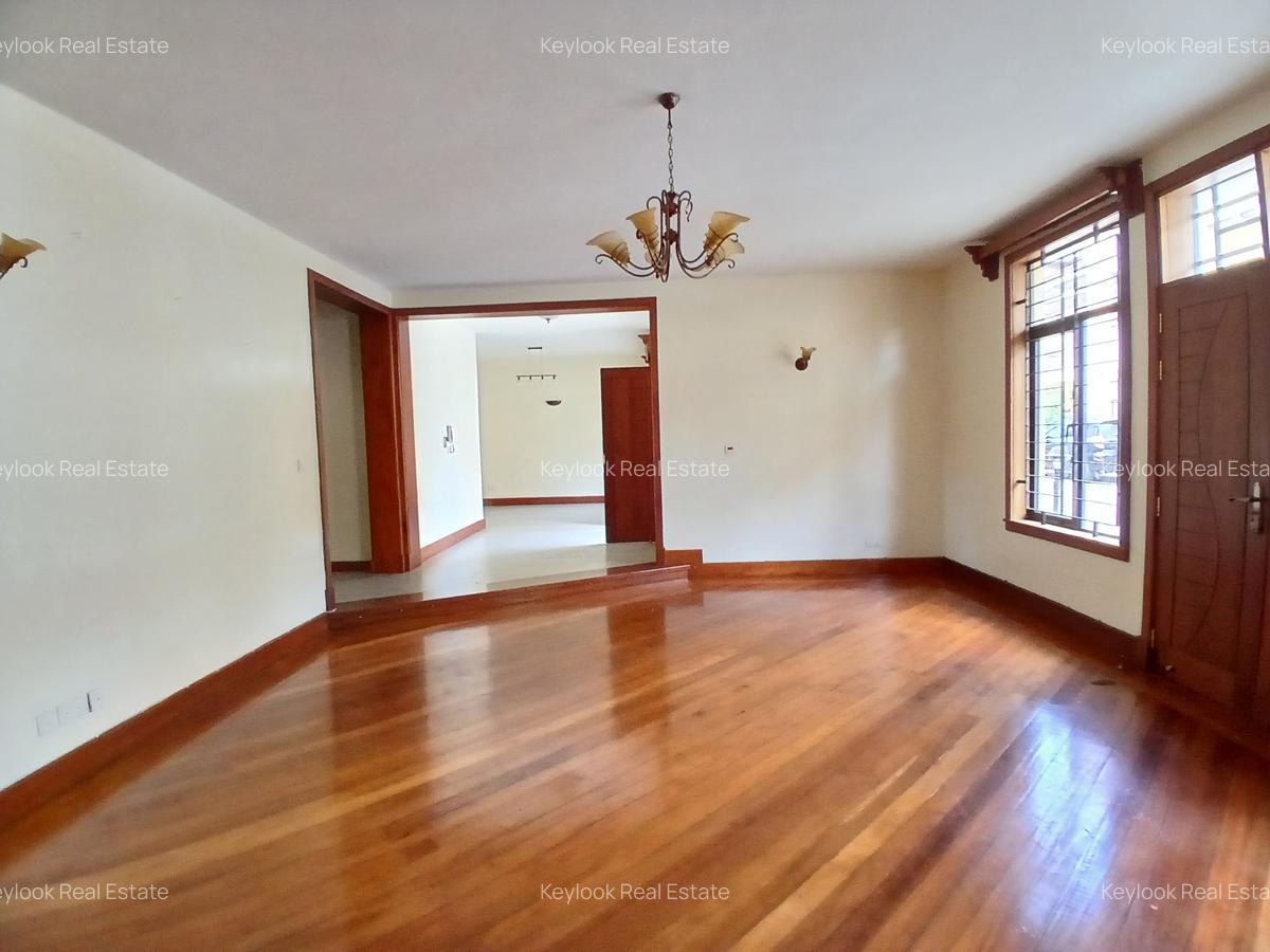 5 Bed Townhouse with En Suite at Lavington Green - 3