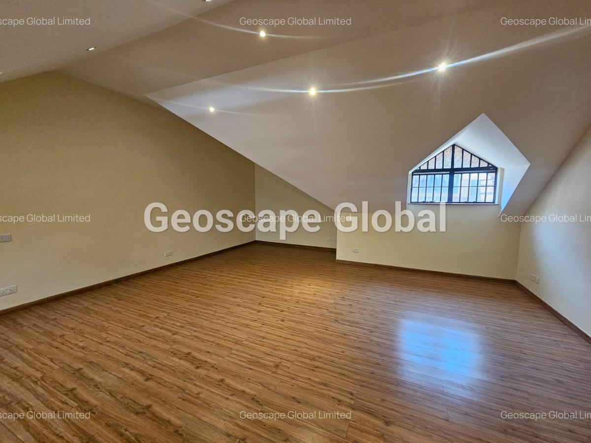 5 Bed Townhouse with En Suite in Lavington - 5