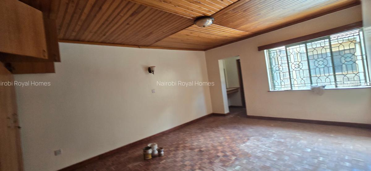 5 Bed Townhouse with En Suite at Lavington Road - 11