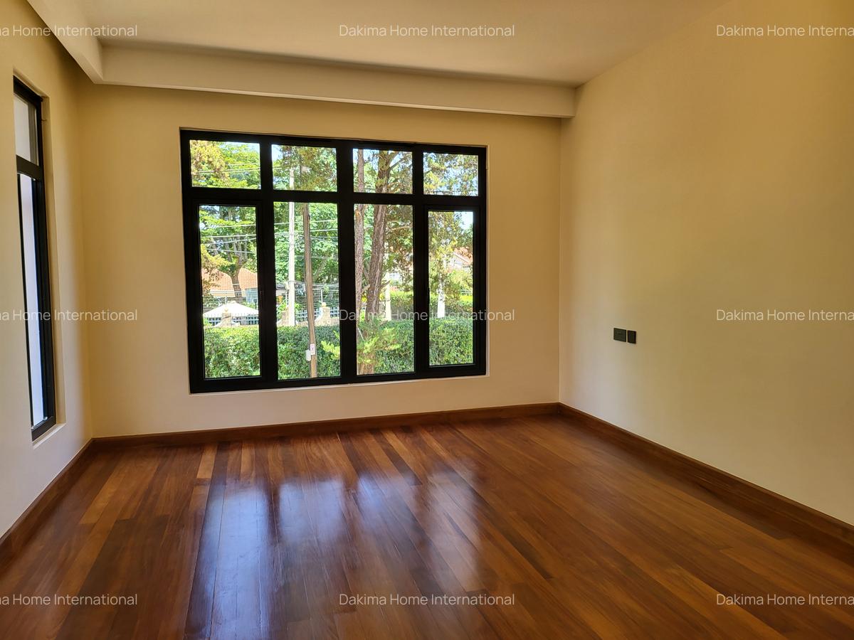 5 Bed House with En Suite in Runda - 13