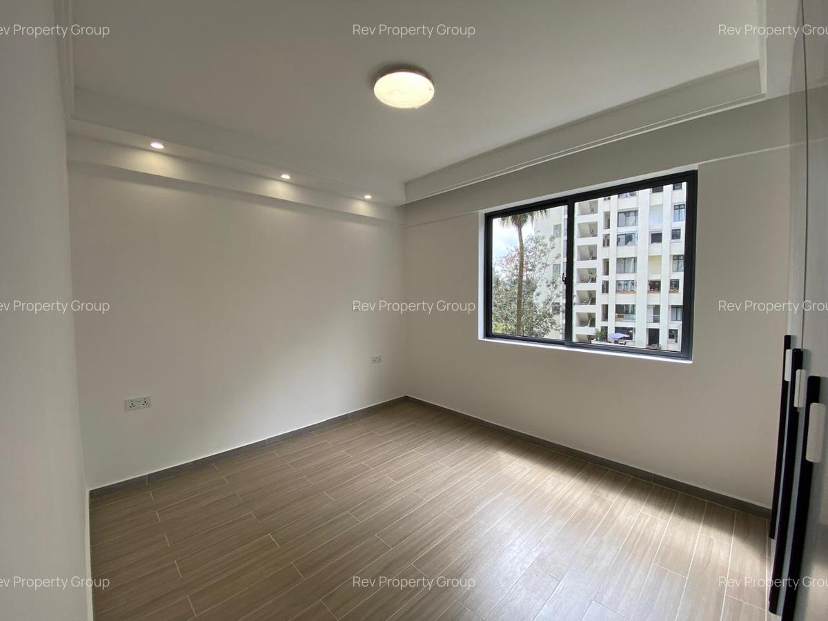 2 Bed Apartment with En Suite in Riverside - 11