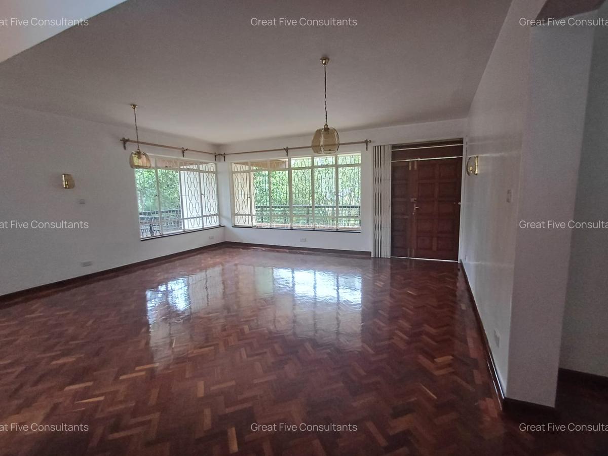 5 Bed Villa with En Suite in Runda - 12