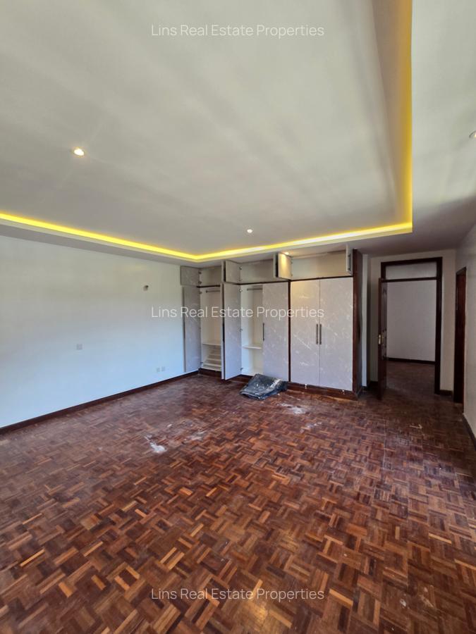 4 Bed Townhouse with En Suite in Lavington - 11