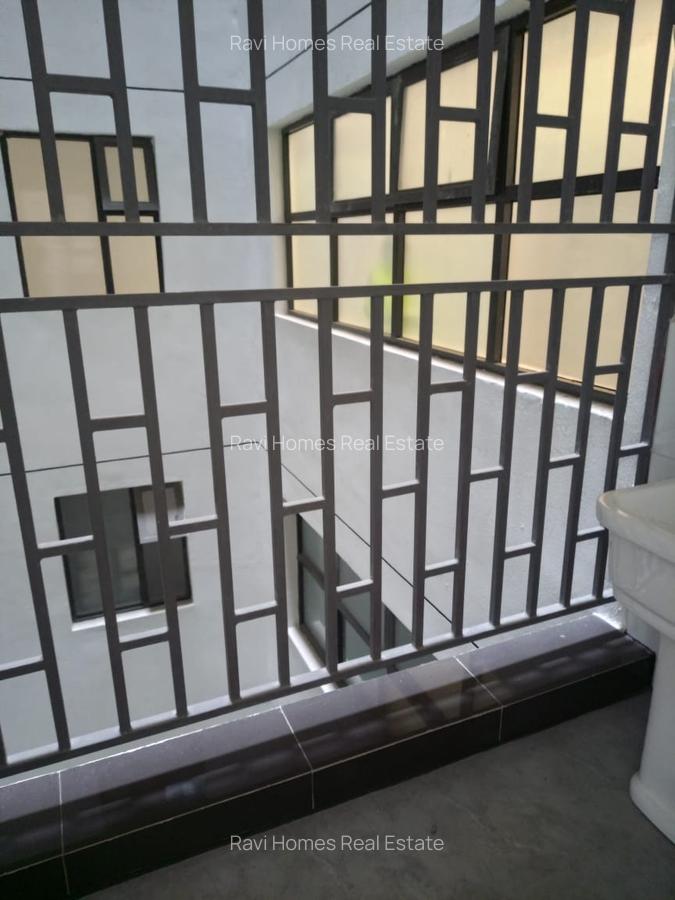 2 Bed Apartment with En Suite in Kilimani - 5