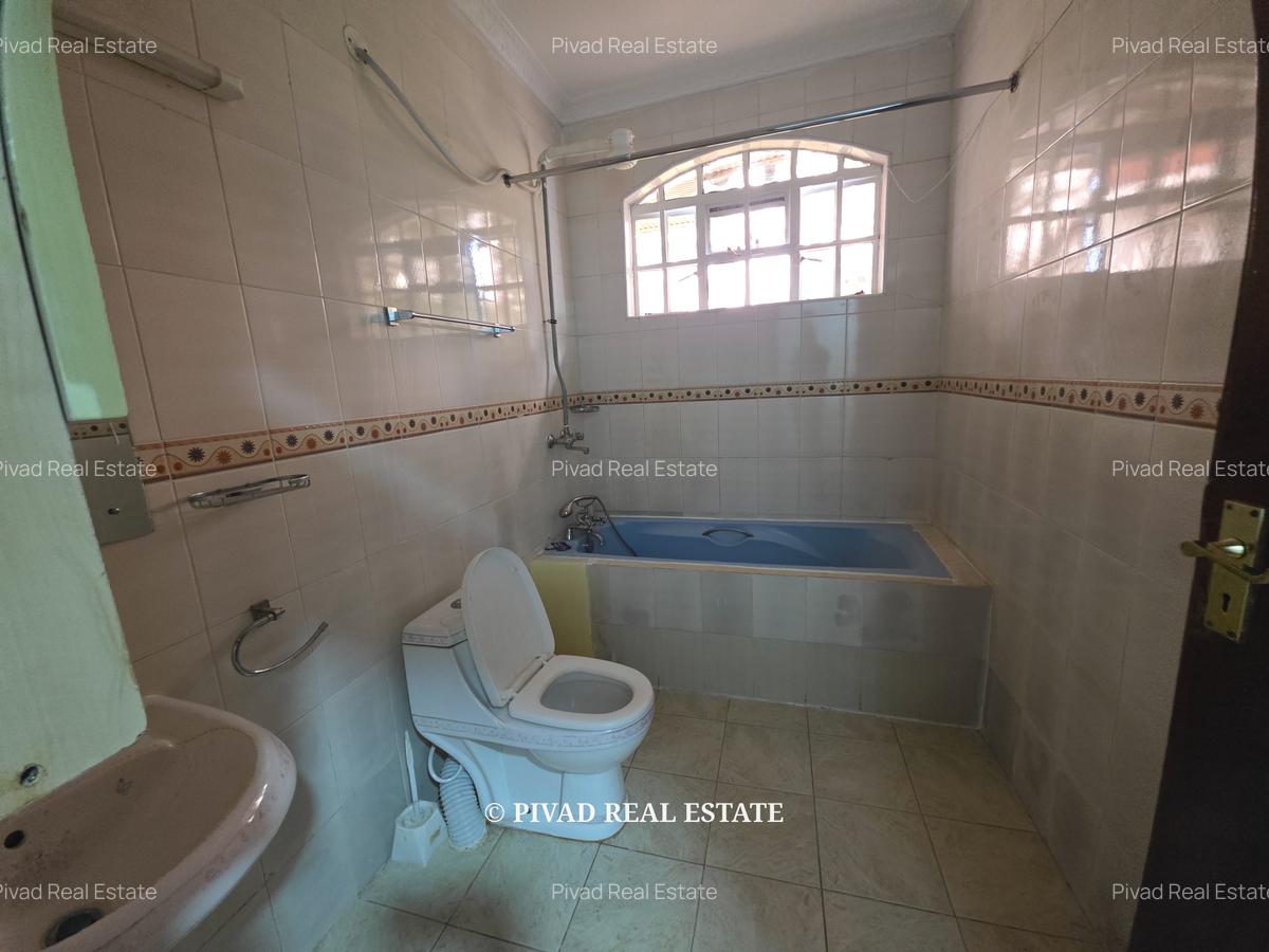 5 Bed House with Garden in Runda - 12