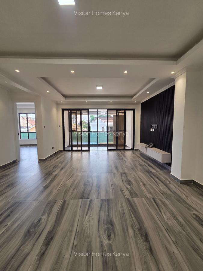 1 Bed Apartment with En Suite in Brookside - 2