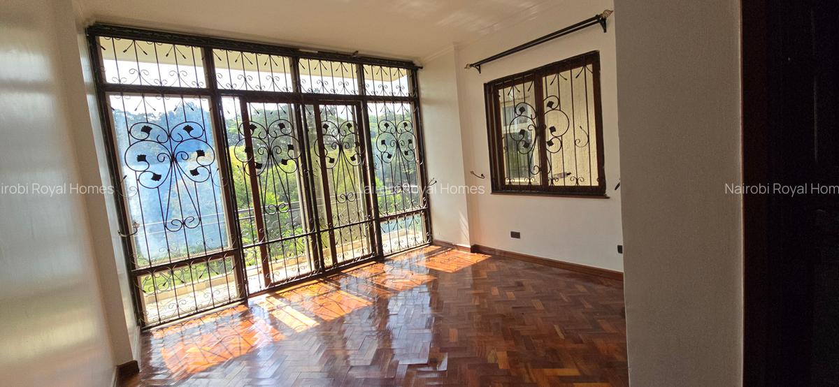 5 Bed Townhouse with En Suite at Convent Drive - 13