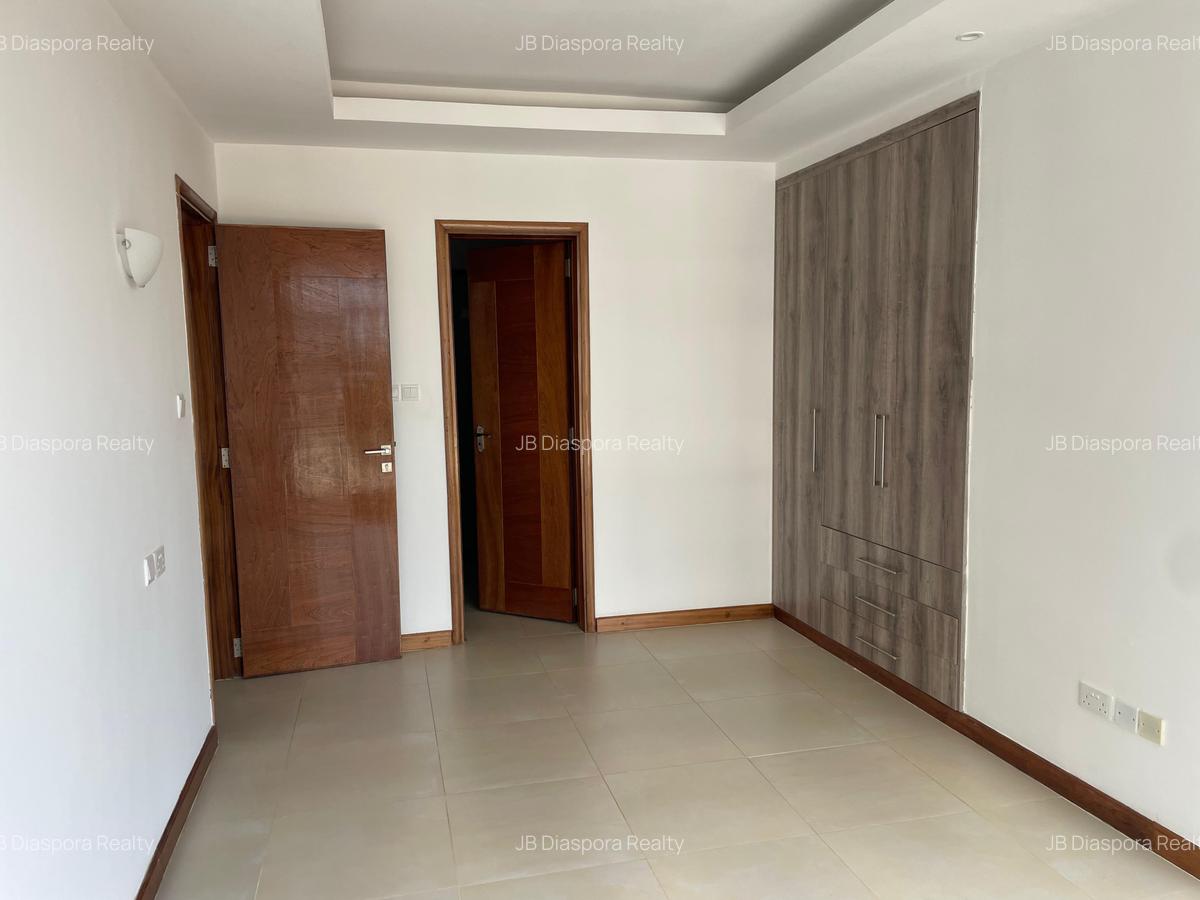 2 Bed Apartment with En Suite at Lantana Road - 3