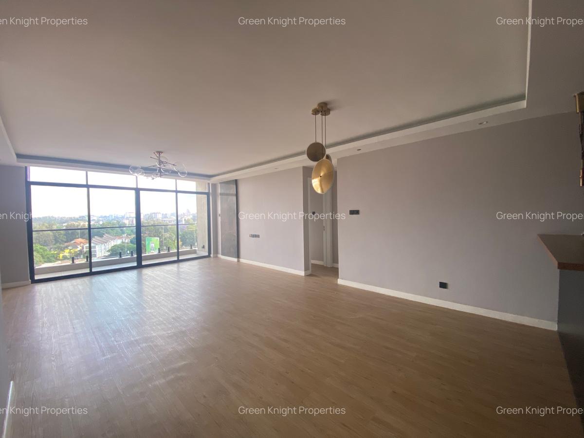 Serviced 3 Bed Apartment with En Suite in Brookside - 3