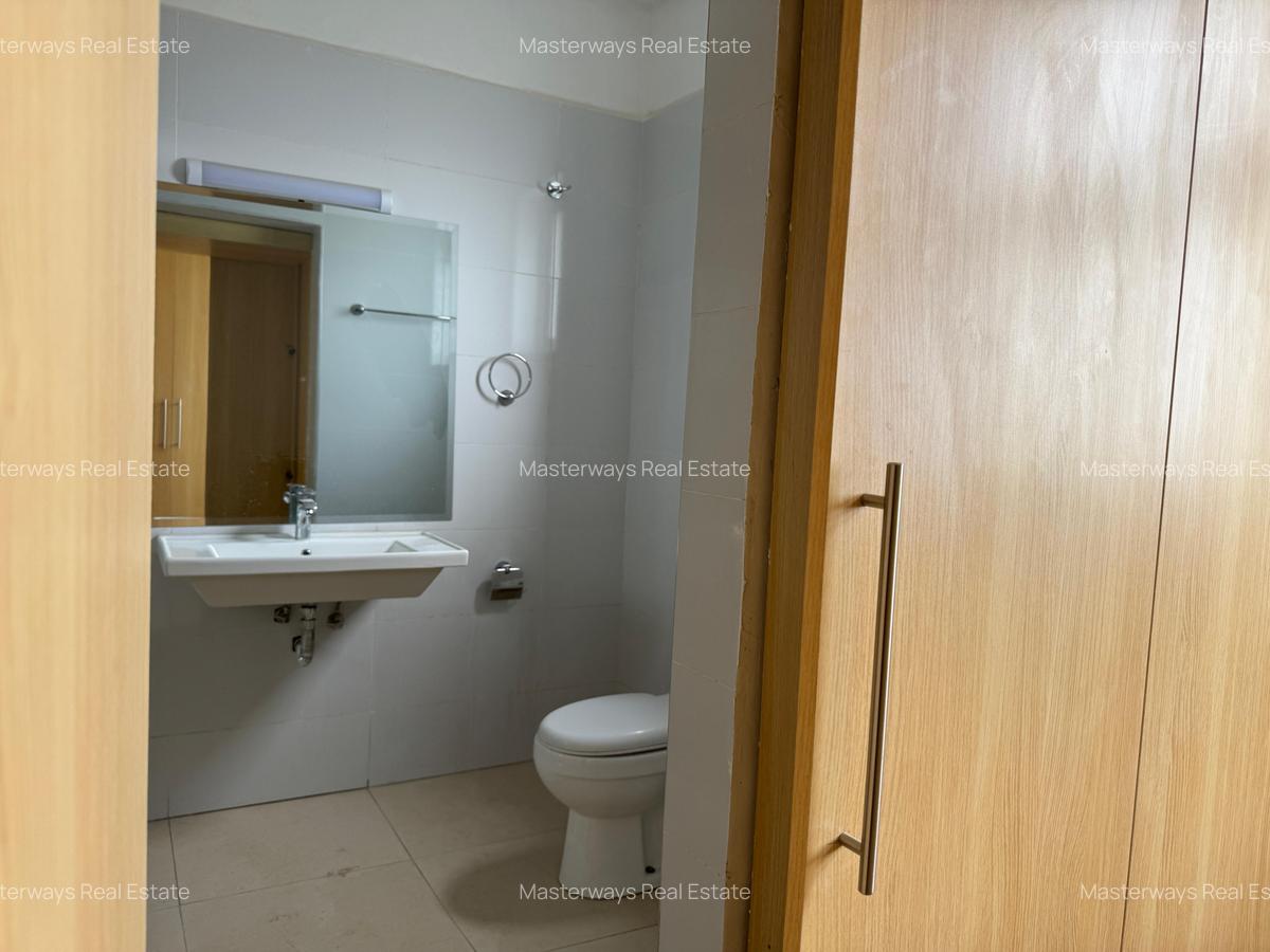 3 Bed Apartment with En Suite at Sports Road - 7