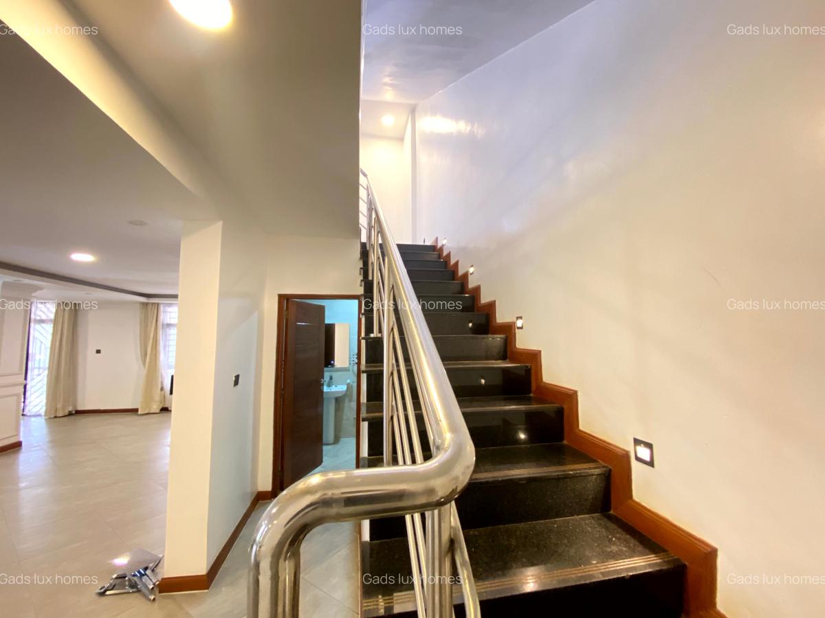 5 Bed Villa with En Suite at Spring Valley - 15
