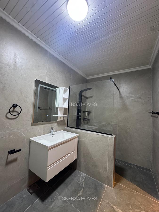 5 Bed House with En Suite in Runda - 16