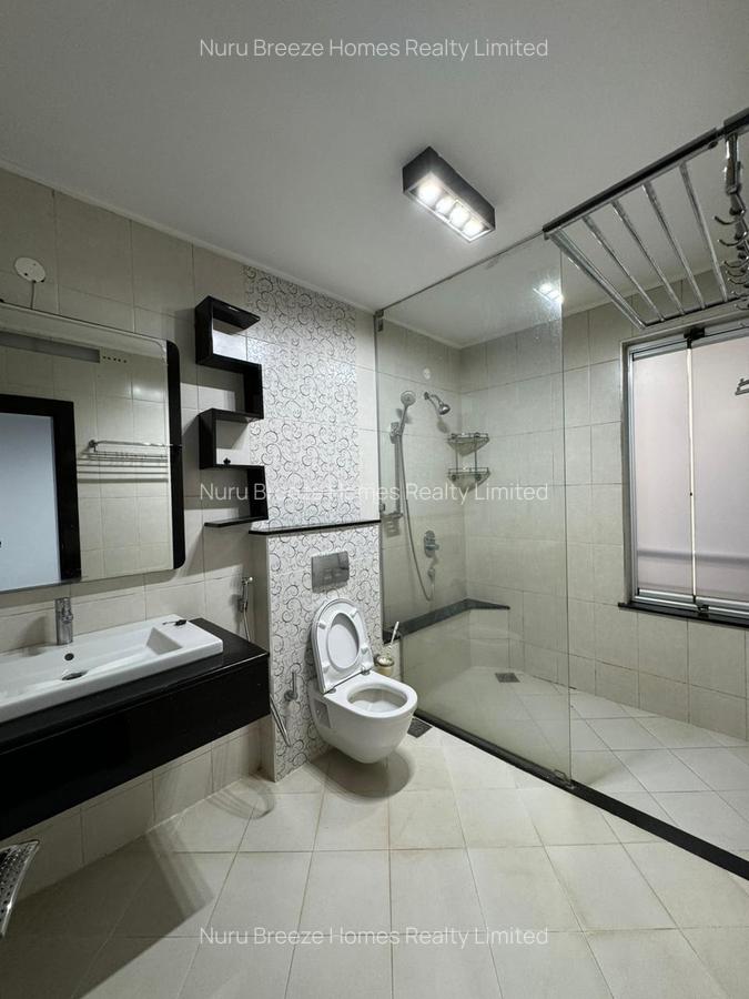 3 Bed Apartment with En Suite in Riverside - 10