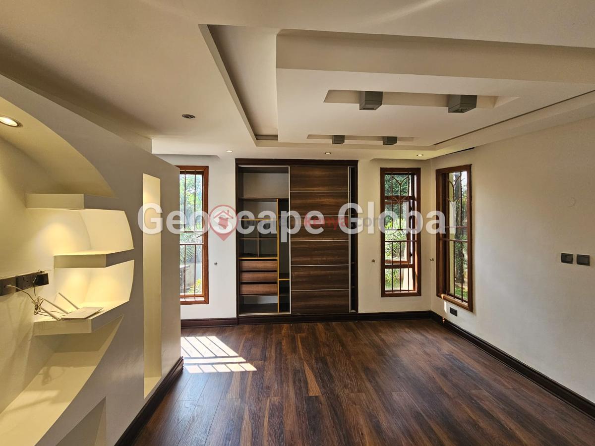 5 Bed House with En Suite in Loresho - 2