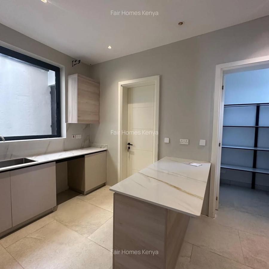 5 Bed Townhouse with En Suite at Manyani East - 15