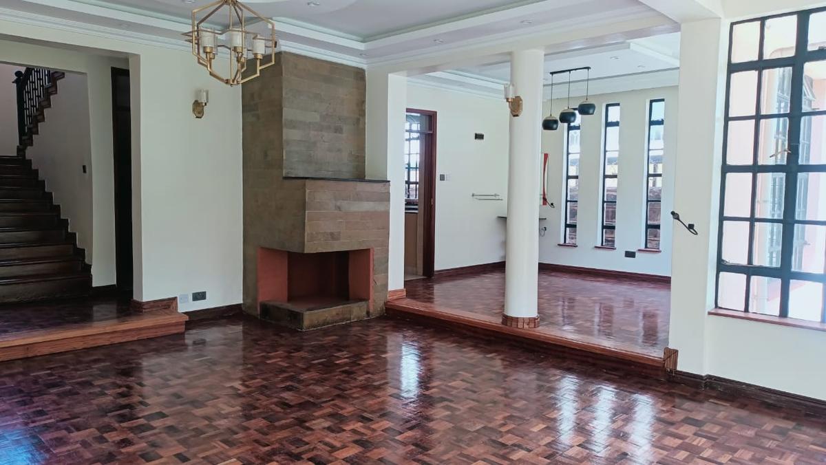 5 Bed Townhouse with En Suite in Lavington - 6