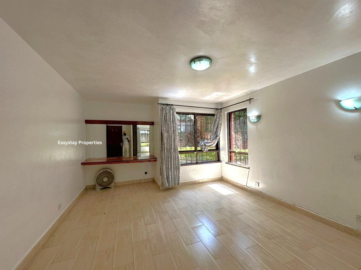 3 Bed Apartment with En Suite at Westlands - 10