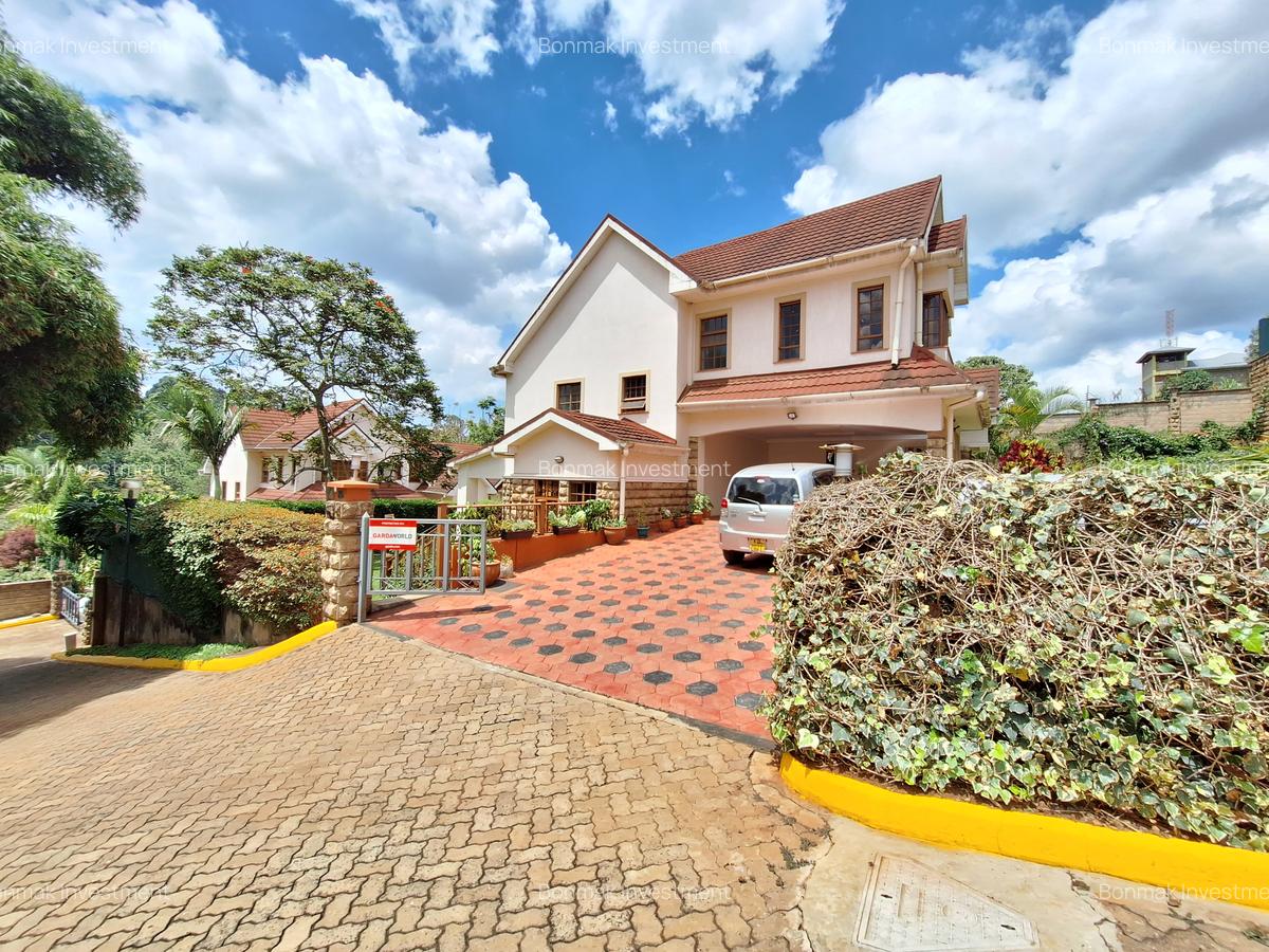 4 Bed Townhouse with En Suite at Rossylin Lone Tree - 4