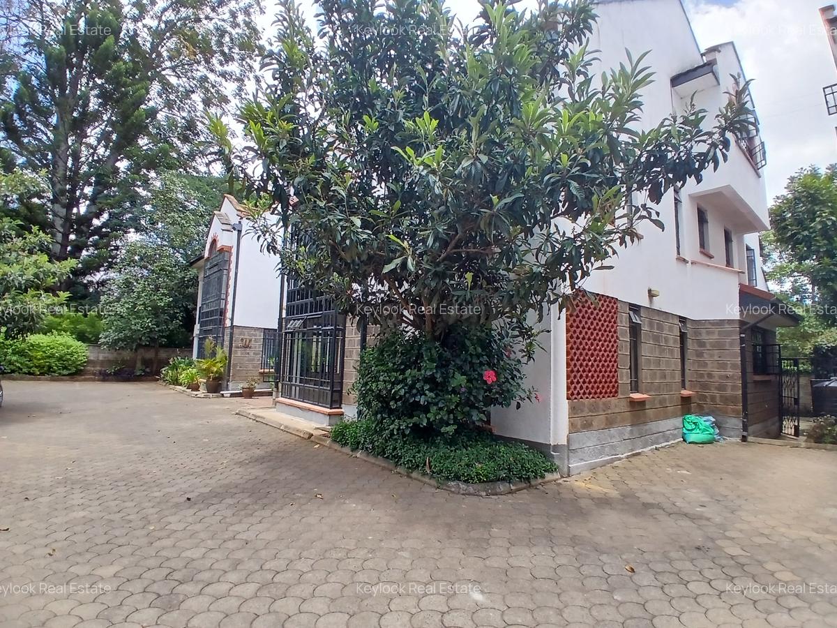 5 Bed Townhouse with En Suite at Mbaazi Avenue - 1