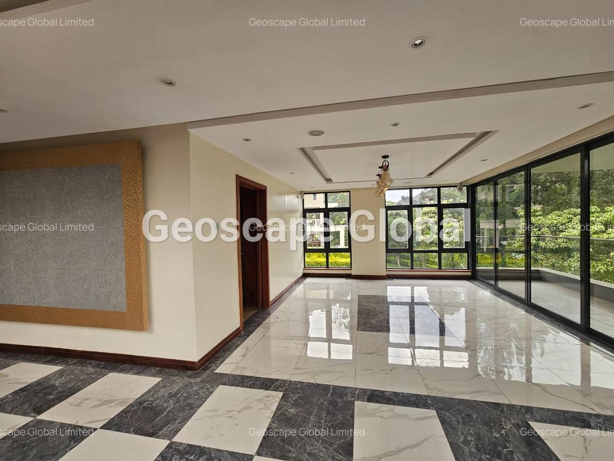 5 Bed House with En Suite in Spring Valley - 2