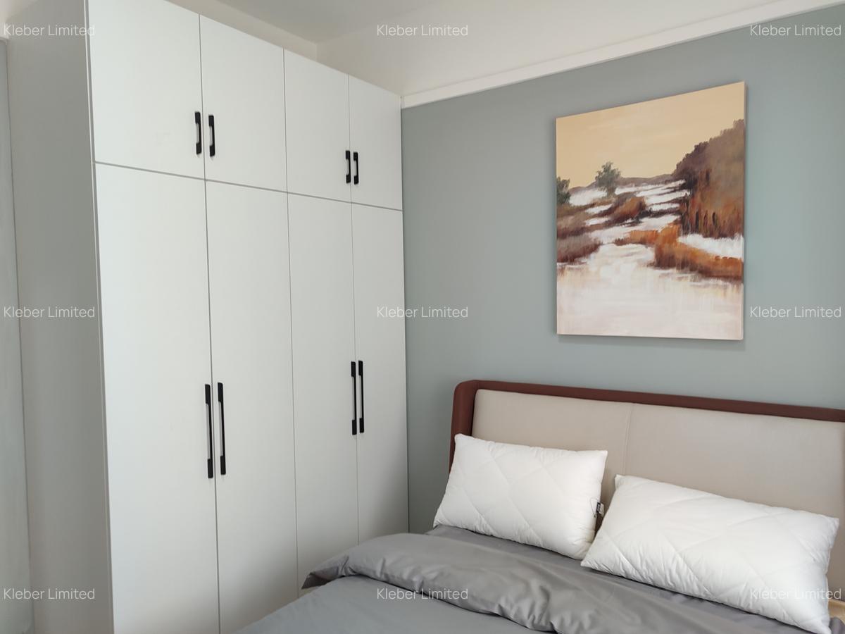 Serviced Studio Apartment with En Suite at Wanyee Road - 3