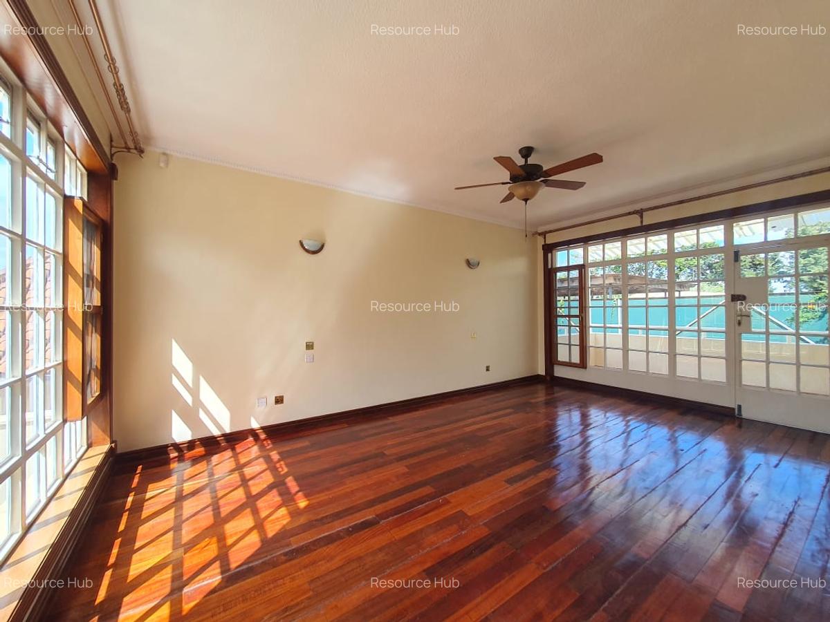 5 Bed House with En Suite at Kyuna - 7