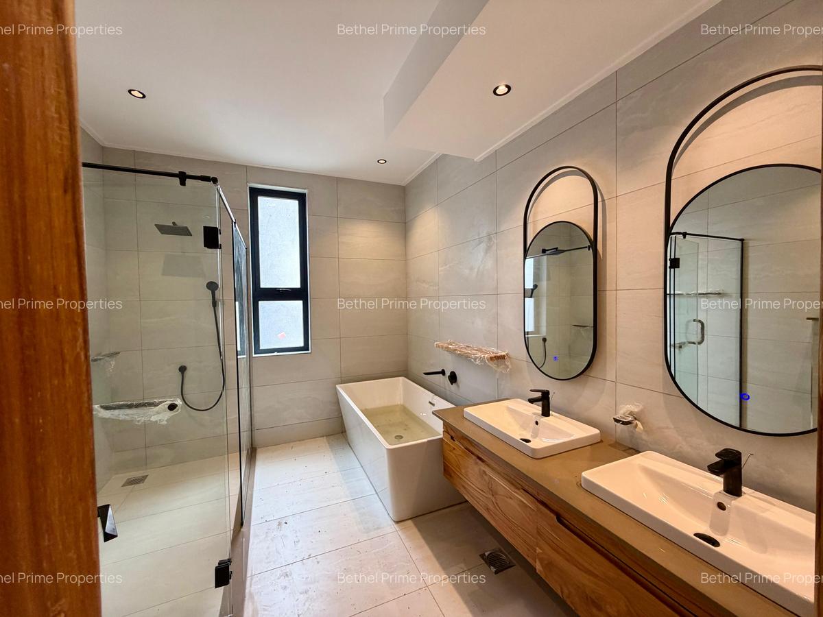 4 Bed Apartment with En Suite in Loresho - 16