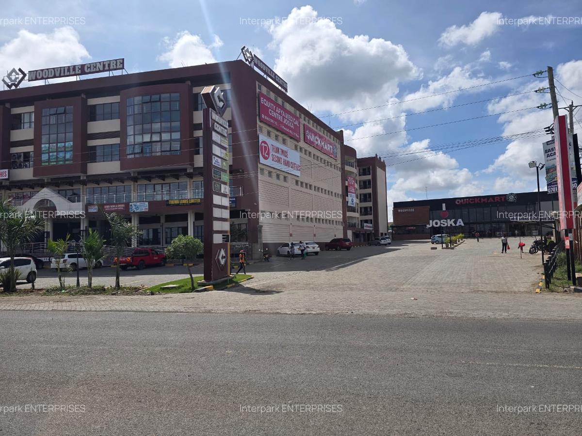 999 ft² Commercial Property with Lift at Joska - 8