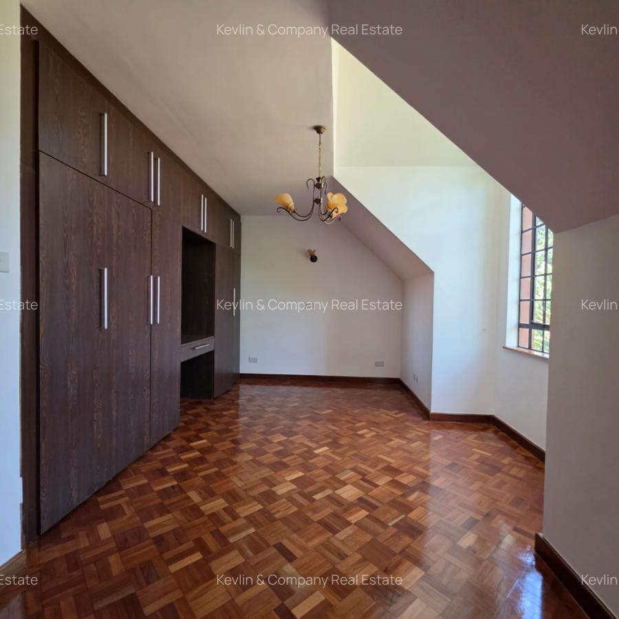 4 Bed Villa with En Suite in Lavington - 15
