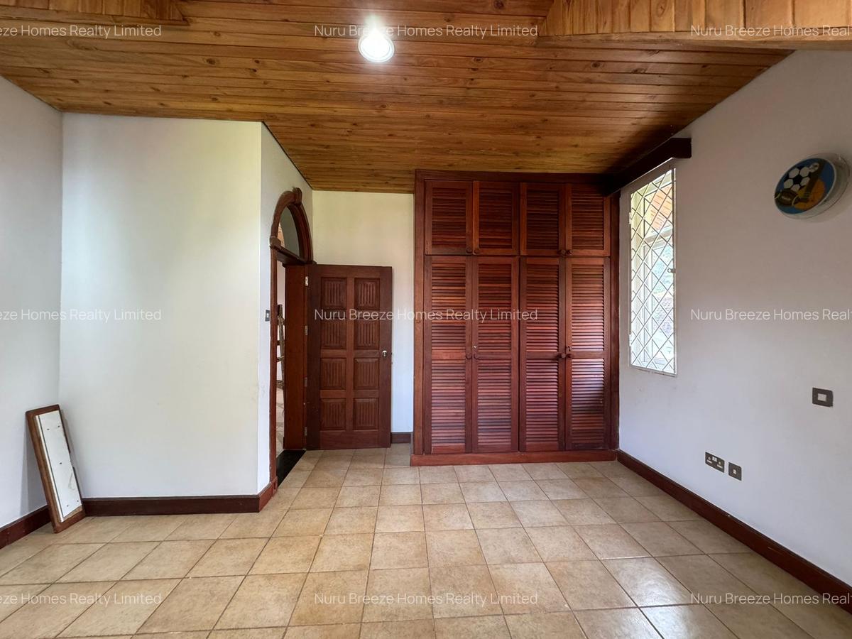 5 Bed Townhouse with En Suite in Rosslyn - 15