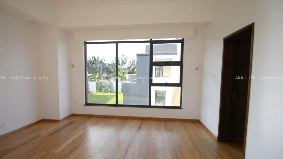 4 Bed Townhouse with En Suite in Garden Estate - 7