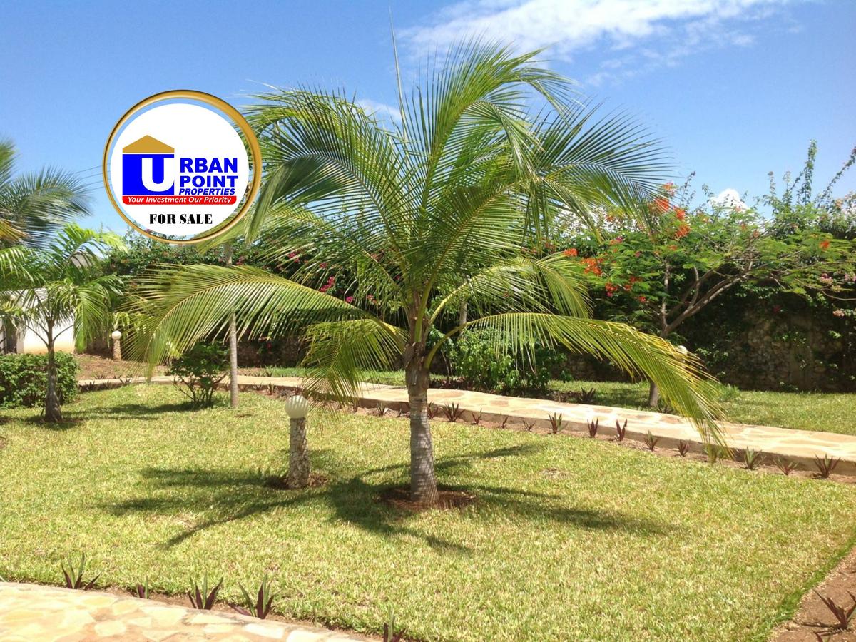 5 Bed House with En Suite in Watamu - 6