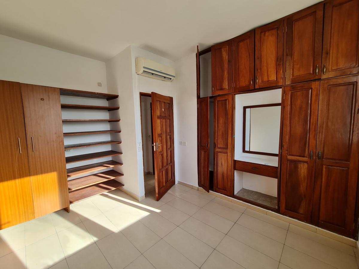 3 Bed Apartment with En Suite in Nyali Area - 16