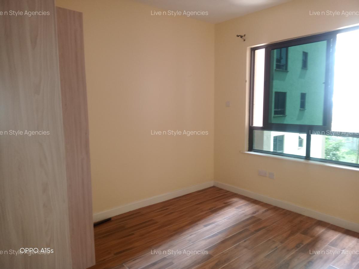 2 Bed Apartment with En Suite in Lavington - 10