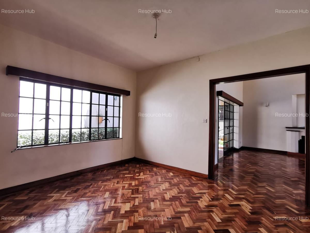 4 Bed Townhouse with En Suite at Spring Valley - 6