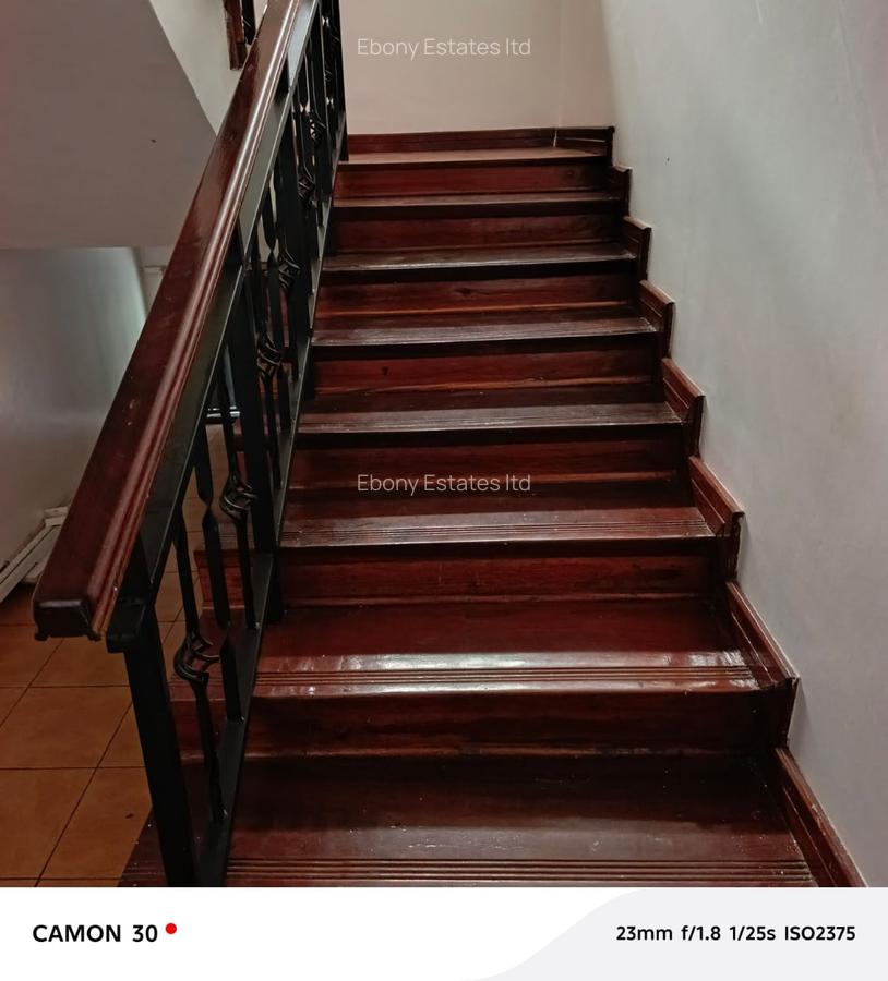 5 Bed Townhouse with En Suite in Lavington - 14