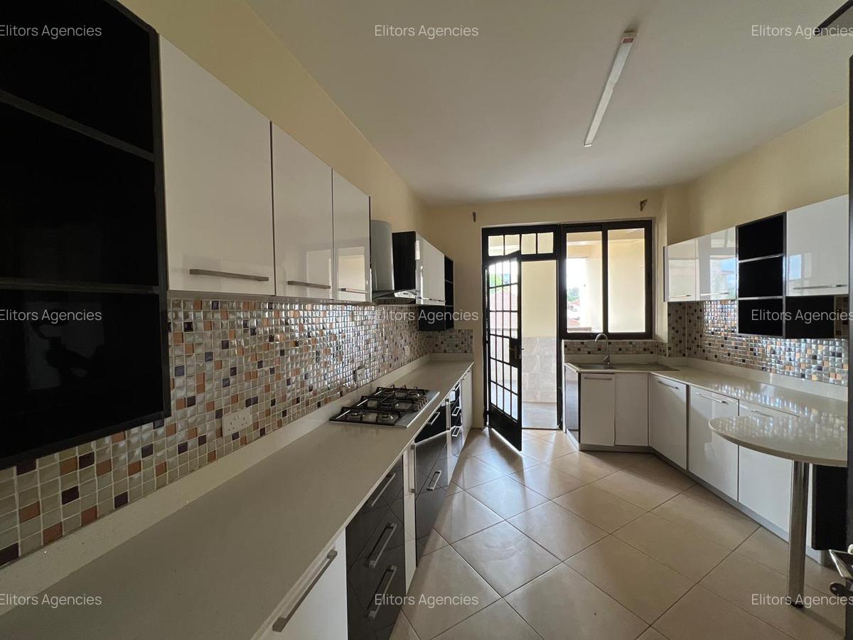 3 Bed Apartment with En Suite at Nyeri Road - 4