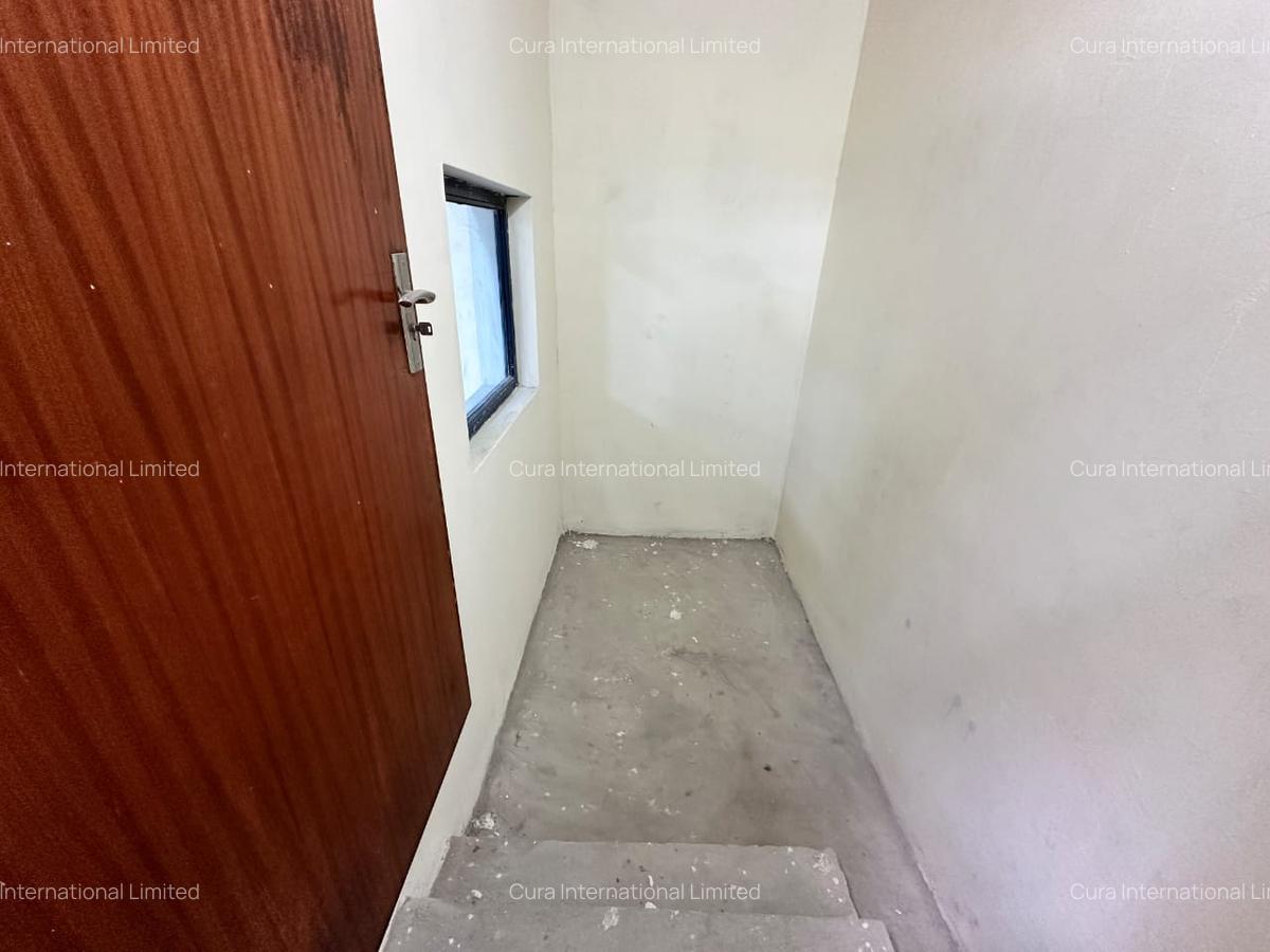 9,000 ft² Warehouse in Syokimau - 5