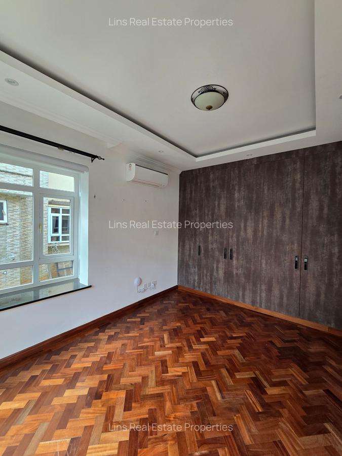 5 Bed Townhouse with En Suite in Lavington - 13