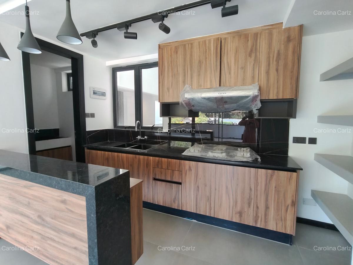 2 Bed Apartment with En Suite at Peponi Road - 4