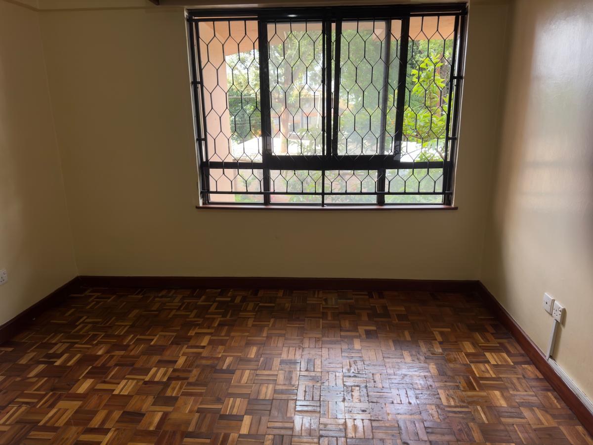 3 Bed Apartment with En Suite at Lantana Road - 15