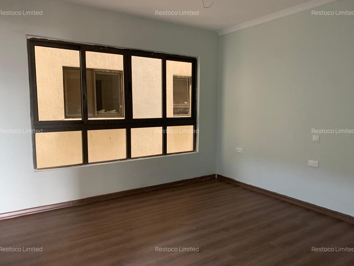 3 Bed Apartment with En Suite at Rose Avenue - 12