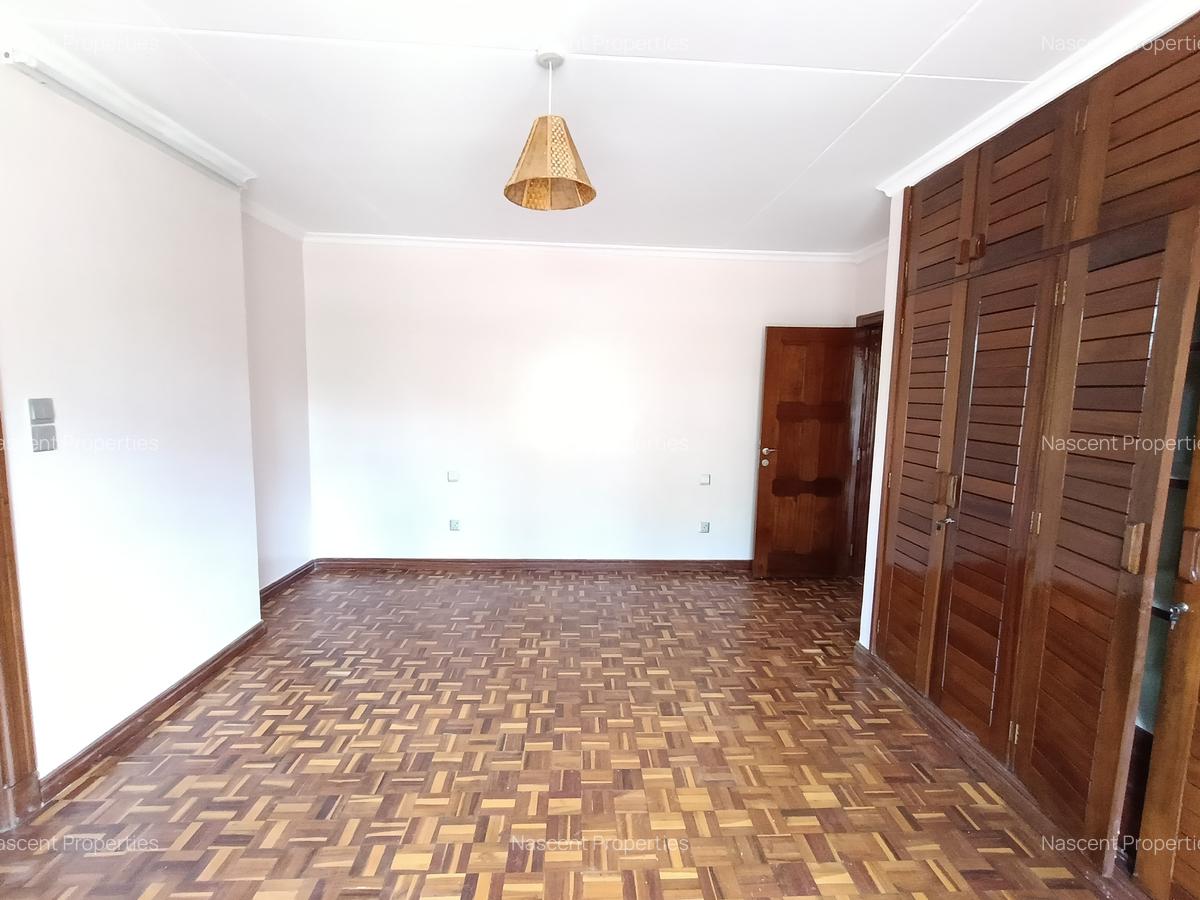 4 Bed Townhouse with En Suite in Spring Valley - 20