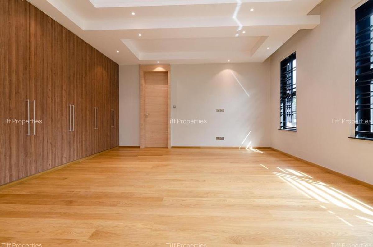 5 Bed House in Runda - 17