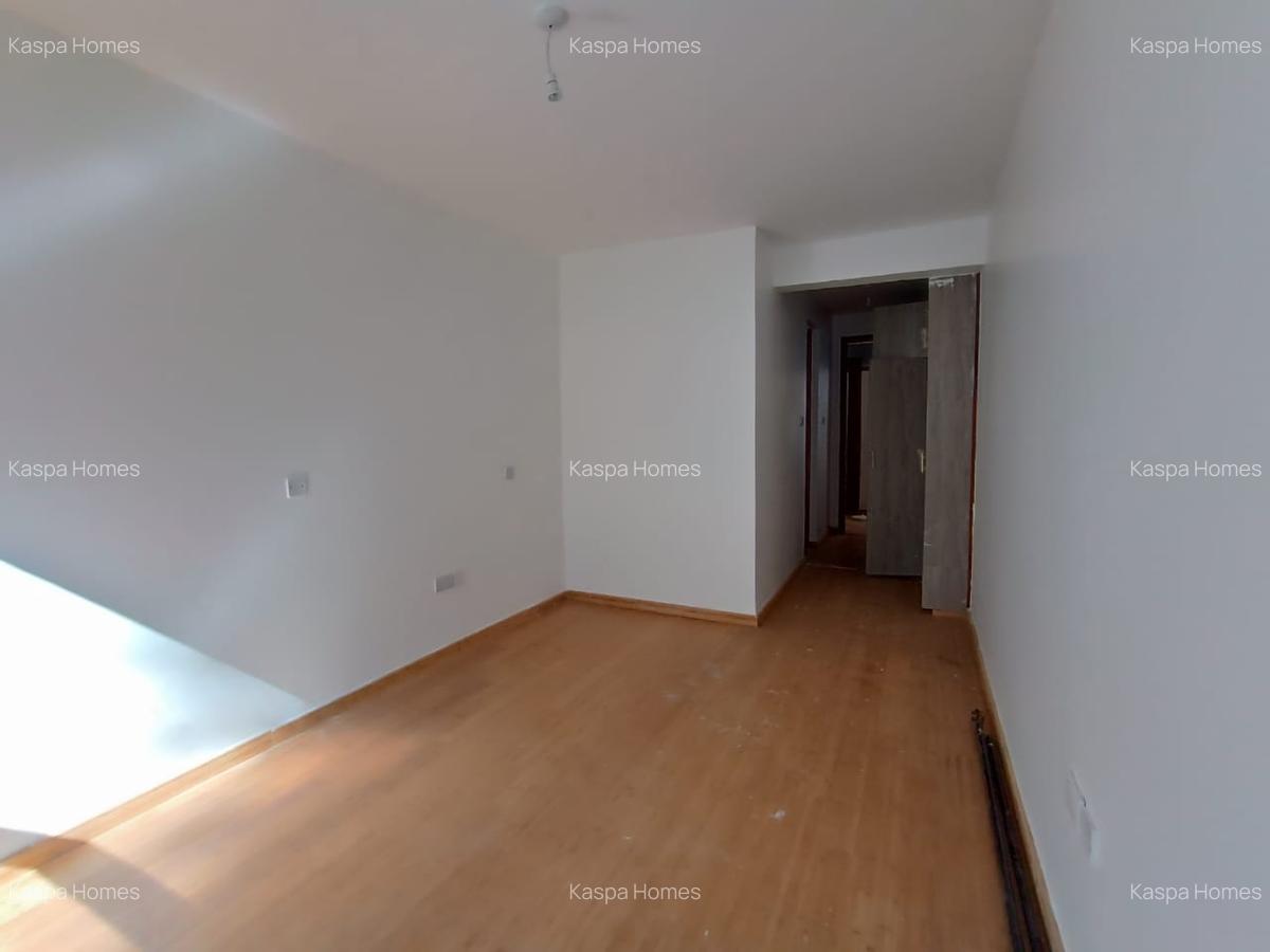 5 Bed House with En Suite in Lavington - 8