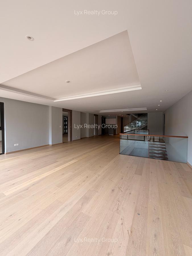 4 Bed Villa with En Suite in Spring Valley - 8